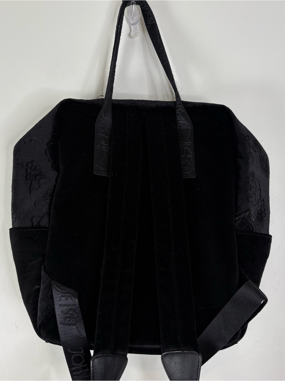 Betsy Johnson Head of the Class Velvet Backpack Skulls - Picture 7 of 13